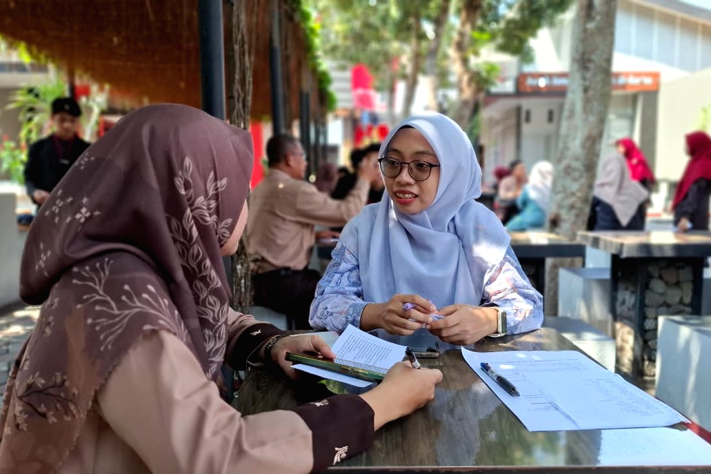 Diskusi santri di luar jam pelajaran